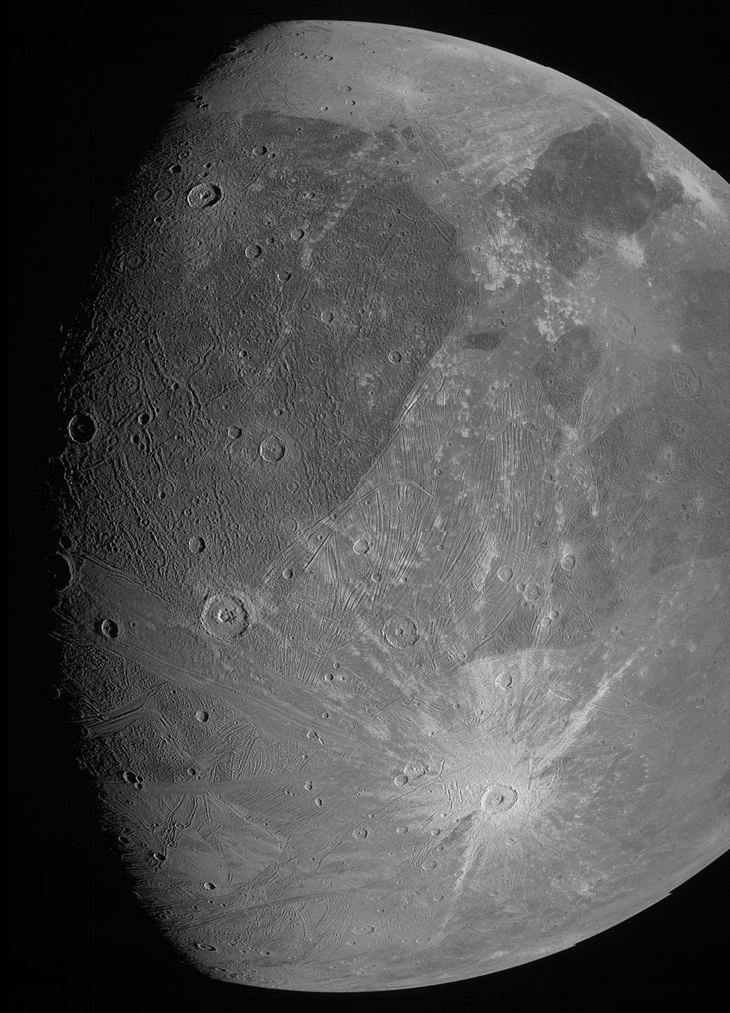 Bolygós rövidhírek: megérkeztek az első friss képek a Ganymedesről
